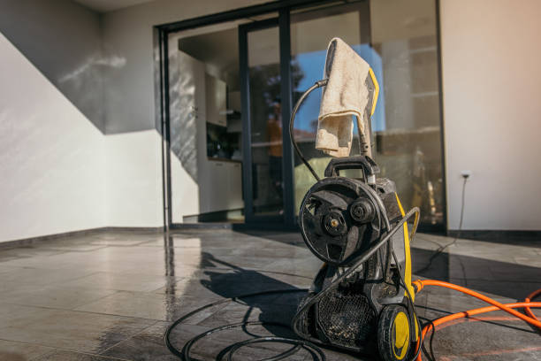 Best Sign and Awning Cleaning  in Scenic Oaks, TX